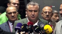 Bakan Bak ve eski bakan Kasapoğlu, Galatasaray'ı tebrik etti