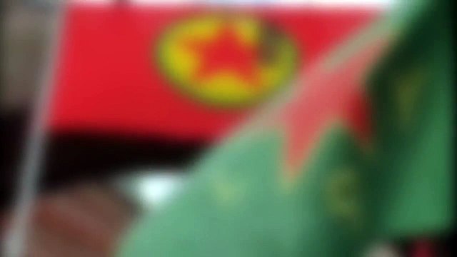 İsveç'te PKK yandaşları terör örgütü paçavralarıyla sokağa indi