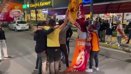 Aksaray'da Galatasaray'ın Fenerbahçe galibiyeti coşkusu