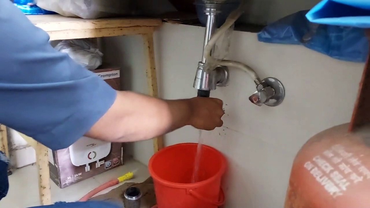 Clean wash basin blockage how to clean a blocked sink video Dailymotion