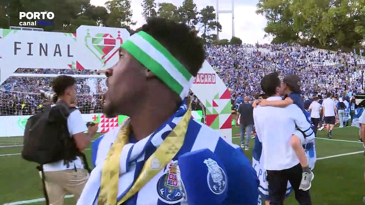 “Este grupo trabalha muito e honra muito este símbolo”. Plantel do FC Porto enaltece justiça na conquista da Taça de Portugal