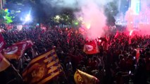 ANKARA - Galatasaray taraftarları sevinç gösterilerinde bulundu (2)
