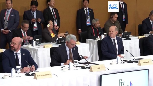 Олаф Шольц вновь готов к переговорам с Путиным