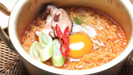 [뉴스앤이슈] 라면 가격이 왜 이래?...치솟는 '먹거리 물가' / YTN