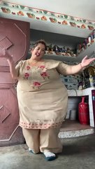 Entertainment video's||funny lady dancing||