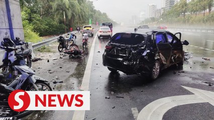 Three bikers killed while taking shelter from the rain under flyover