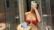 Esha Gupta Orange Bikini Look Viral, Mirror Selfie में किया Figure Flaunt | Boldsky