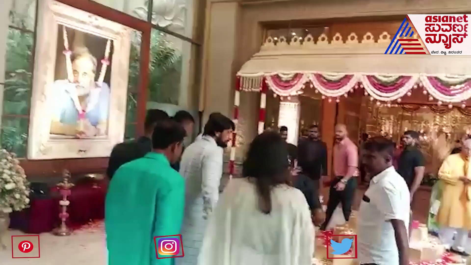 Abhishek Ambareesh Wedding: ಅಭಿಷೇಕ್‌ ಮದ್ವೆಲಿ ಕಿಚ್ಚ ದಂಪತಿ, ದುಬಾರಿ ಉಡುಗೊರೆ ನೀಡಿದ ಸುದೀಪ್