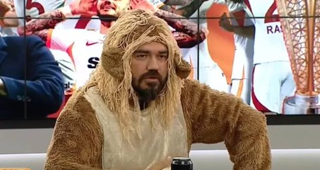 Rasim Ozan Kütahyalı spor programına aslan kostümüyle geldi
