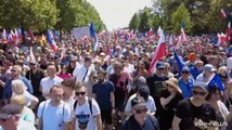 Polonia, l'opposizione in piazza contro il governo conservatore