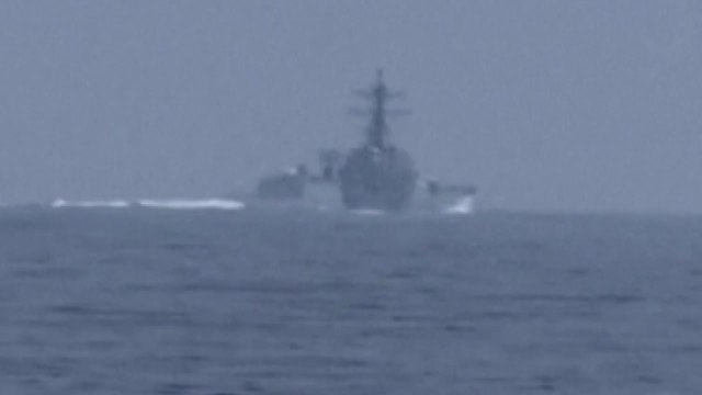 [뉴스큐] 中 군함, 美 구축함 앞에 위험천만 '끼어 들기'...'우발 충돌' 위기 고조 / YTN