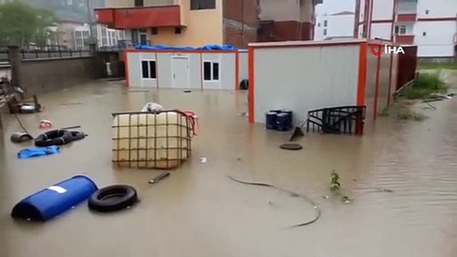 Bozkurt'ta Şiddetli Yağışlar Sebebiyle Okullar Tatil Edildi