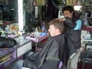 tony chez le coiffeur a huancayo