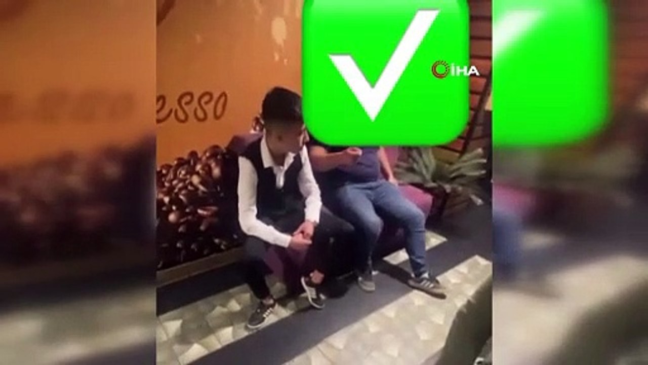 Yabancı uyruklular partide Türk Lirası yaktı!