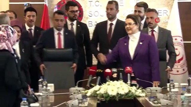 Cérémonie de passation de pouvoir au ministère de la Famille et des Services sociaux