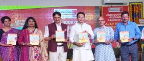 Video: लखनऊ में सीएम योगी के 51वें जन्मदिन पर उनके जीवन पर आधारित पुस्तक अजय टू योगी आदित्यनाथ का हुआ विमोचन