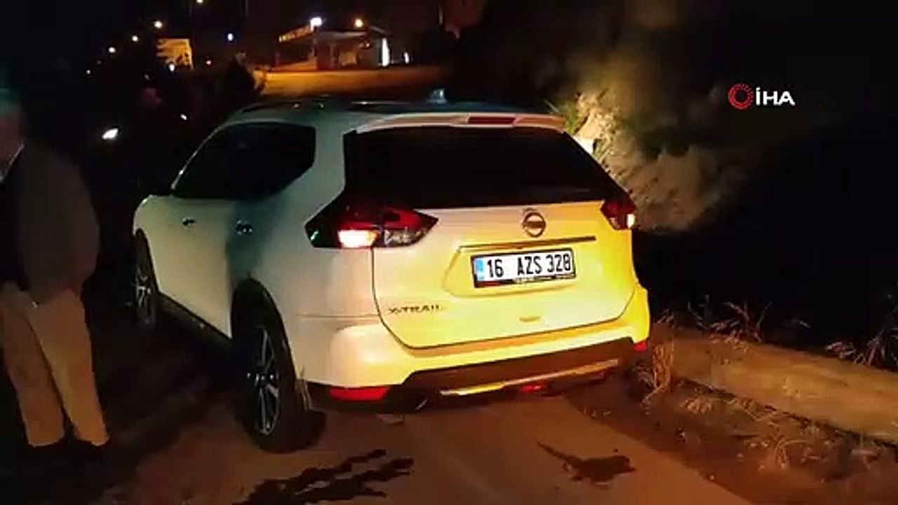 Des véhicules ont percuté un troupeau de cochons qui ont sauté sur la route principale