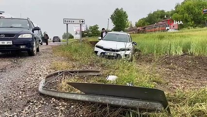 La voiture est devenue incontrôlable et est entrée sur le terrain： 3 blessés