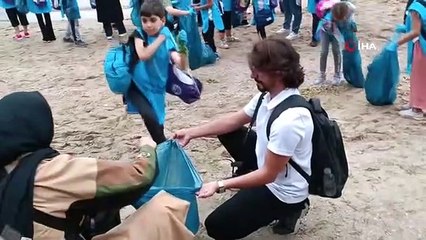 Çevre gününde temizlenen denizden yarım saatte 100 kilogramdan fazla atık toplandı