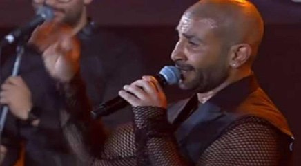 موقف حاسم من نقابة الموسيقيين لأحمد سعد بعد ارتدائه "حلق وقميص شفاف"