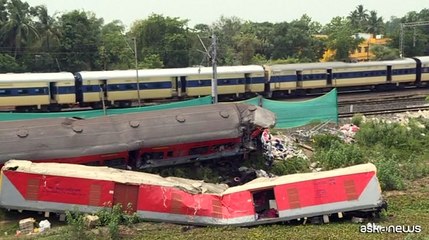 Download Video: Tornano a circolare i treni in India dopo disastro ferroviario