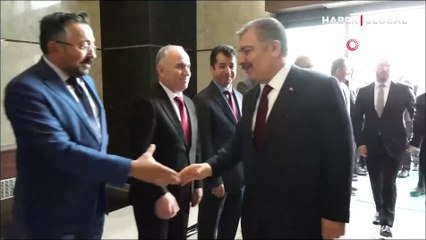Fahrettin Koca'ya yeni dönemin ilk mesai gününde alkışlı karşılama