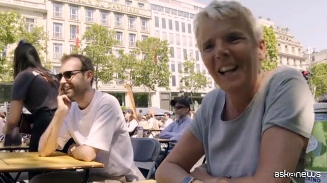 Parigi, il pi? grande dettato del mondo sugli Champs-Elys?es