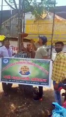 मांझी समाज ने पेड़ों पर बांधे सकोरे, रखा दाना-पानी