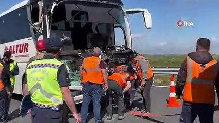 Véhicule de service transportant le personnel de THY impliqué dans un accident : plus de 20 blessés