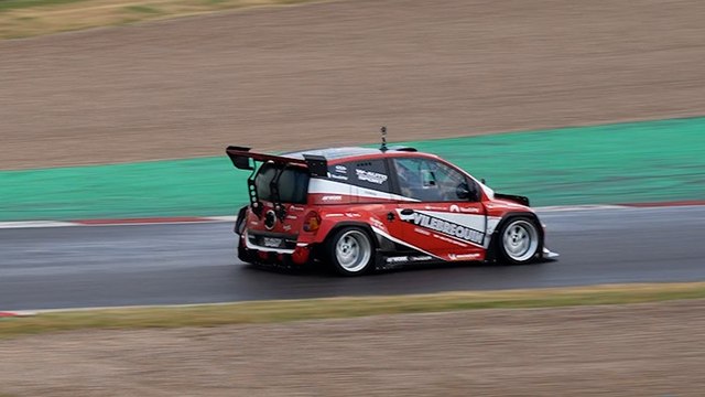 « Elle fume tout le monde » : le Multipla 1300 CV de Vilebrequin attire 55 000 fans à Magny-Cours