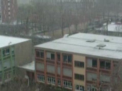 NEIGE SUR VAULX EN VELIN LUNDI DE PAQUES PARTIE 2