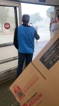 Des grêles massives tombent pendant la tempête à Allen, au Texas