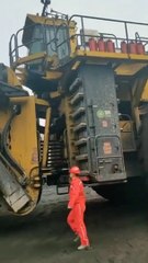 Heavy machinery diameter of tire is 4 meters& section width 17.