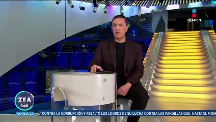 Captan a Sandra Cuevas en una fiesta en explanada de Garibaldi