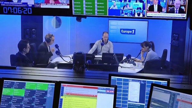 Normandie : sur les plages du Débarquement, Emmanuel Macron élude le sujet des retraites