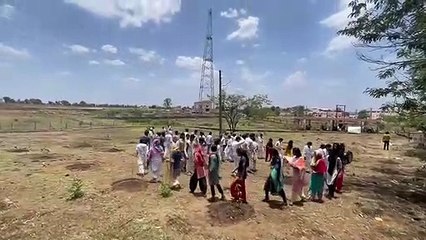 श्रमदान कर किए 70 गड्ढे फिर रोपा पौधा