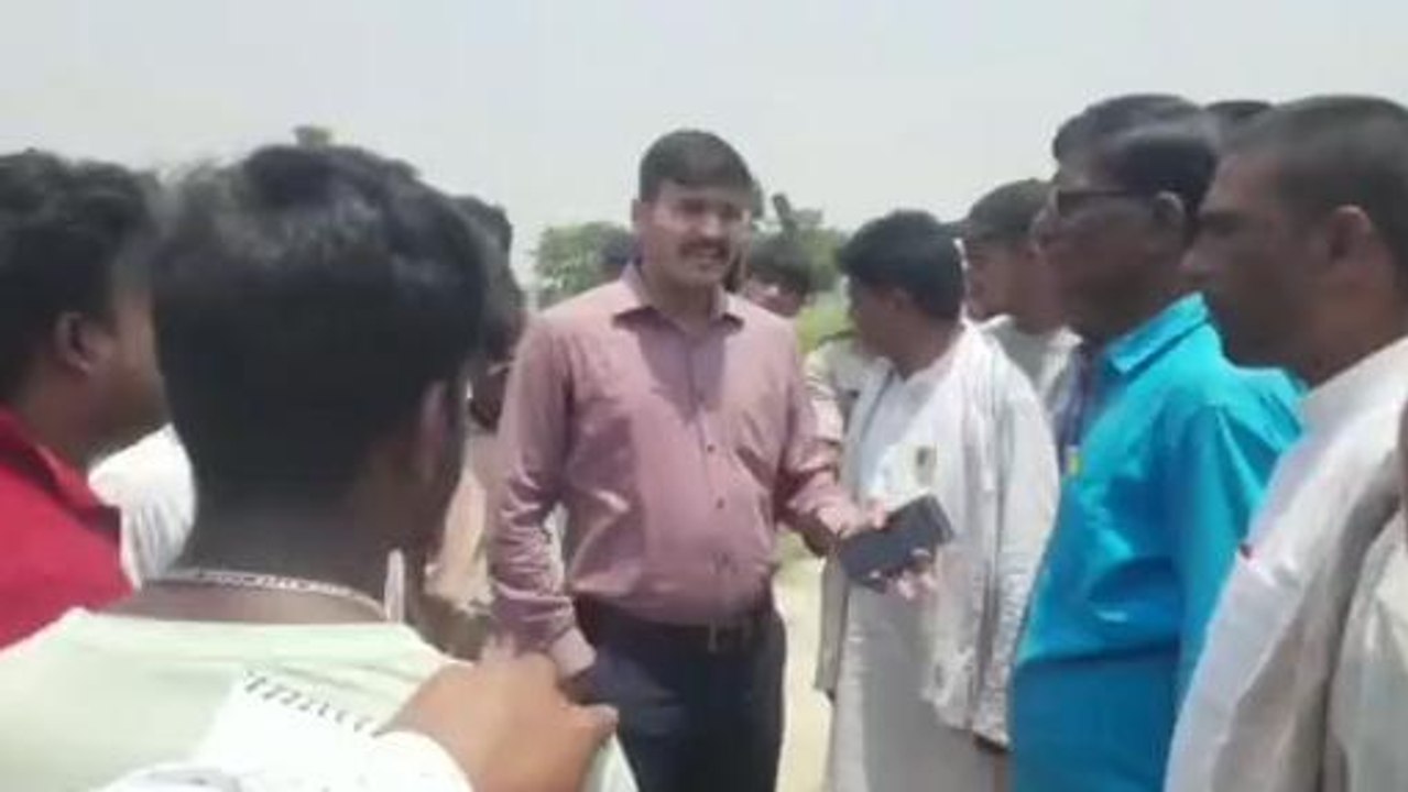 बाढ़ पूर्व तैयारी का डीएम नें लिया जायजा, पिछले वर्ष हरदी नदी नें प्रखण्ड में मचाई थी तबाही