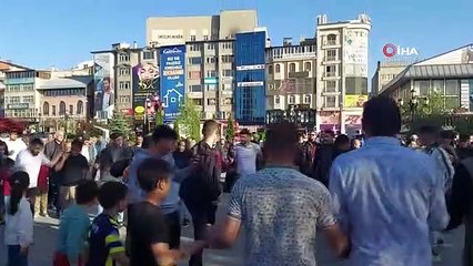 İranlı Sanatçı Esfandiyar Fiyuciyan Erzurum'da Coşturdu