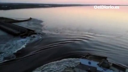 Ucrania acusa a Rusia de la voladura de una presa en Jersón que está inundando las inmediaciones