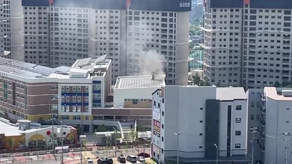 경남 진주에서 초등학교 옥상 화재...태양광 패널 피해 / YTN