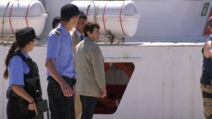 Tosar y Portillo ruedan una serie sobre el barco de Santa Pola que rescató a 51 inmigrantes