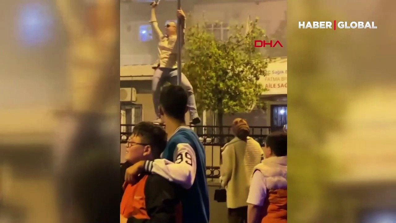 Asker eğlencesinde rezaletin görüntüleri! Hem dans etti hem de silahla havaya ateş açtı