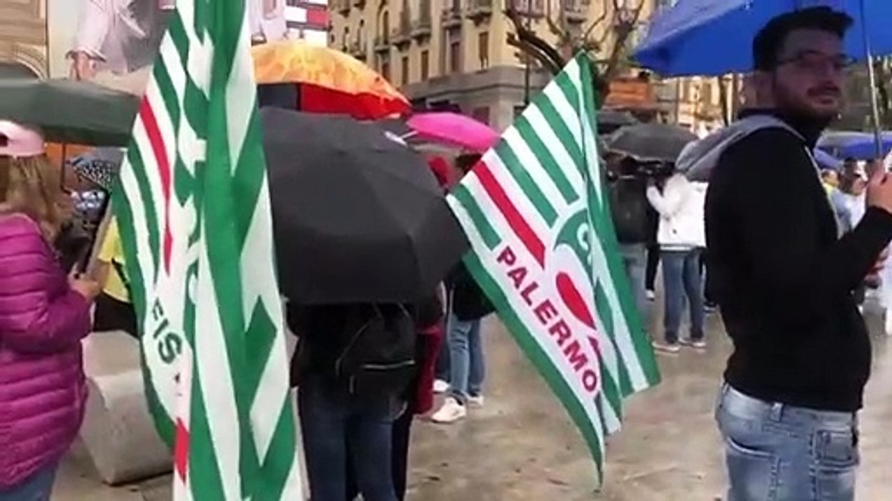 Telecomunicazioni, lavoratori in piazza a Palermo: «Posti a rischio, settore in declino»