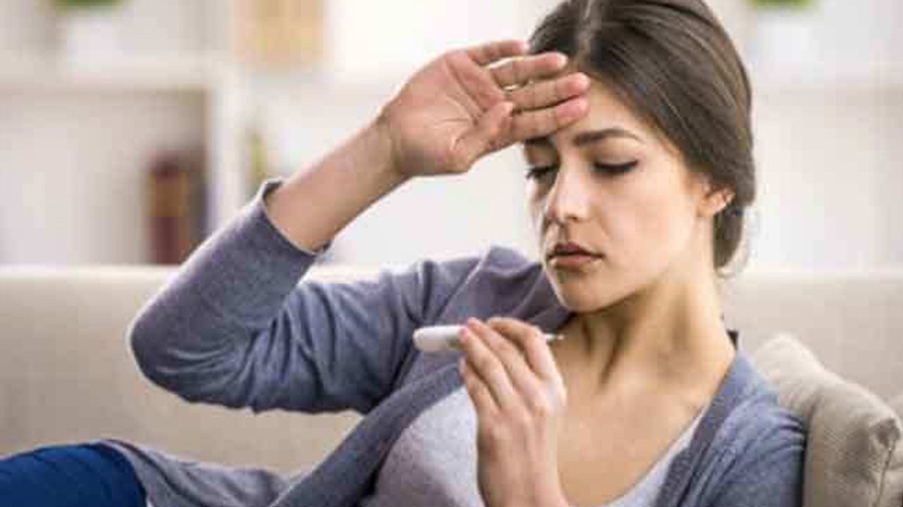 बिना बुखार के शरीर गर्म क्यों रहता है । Bina Fever Ke Body Garam Kyu Rehti Hai । Boldsky