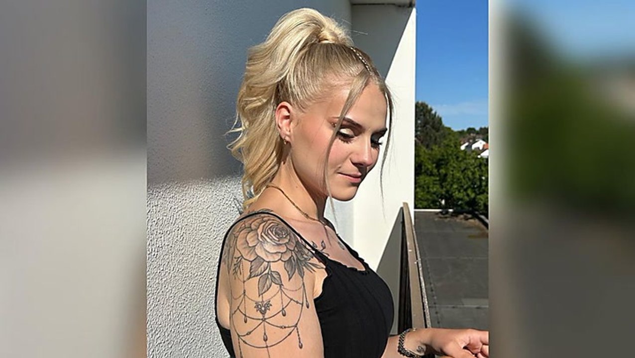 Estefania Wollny als Sonnengöttin - hier zeigt sie ihr Tattoo