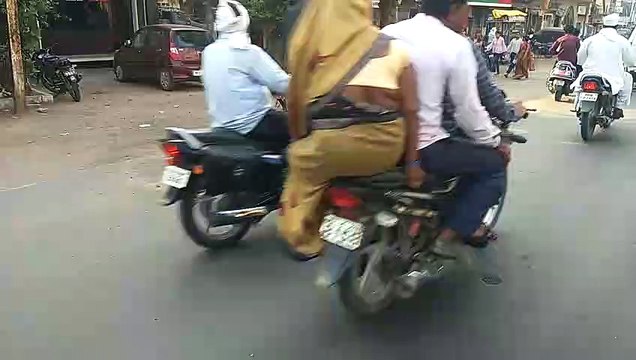 नगर पालिका की लापरवाही से फिर खराब होने लगा शहर का व्यस्ततम जवाहर मार्ग