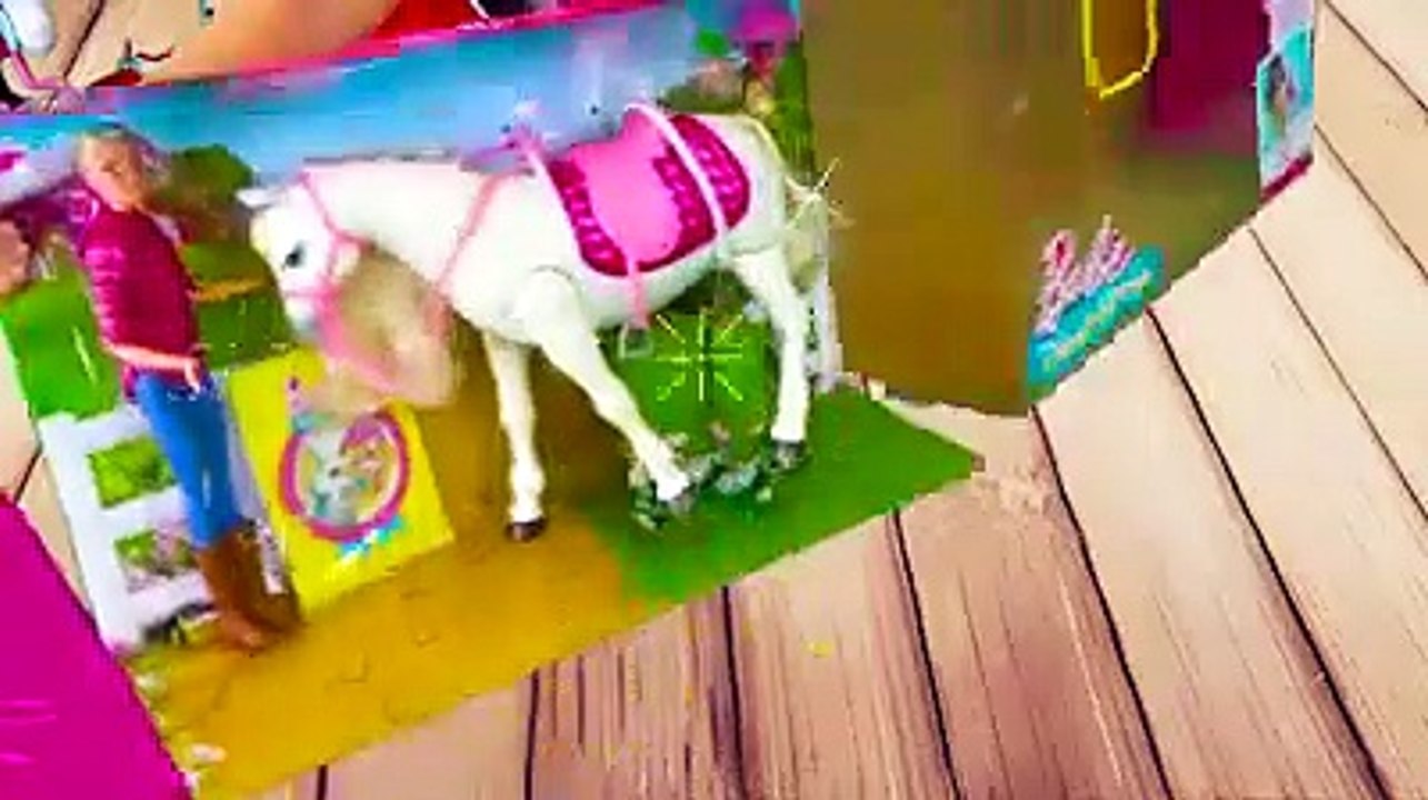 Sasha and new Giant toy Eggs with surprises on Christmas