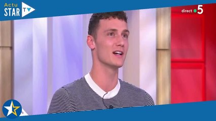 "Il faut garder les pieds sur terre" : Kev Adams fait une surprise à Benjamin Pavard dans C à vous e