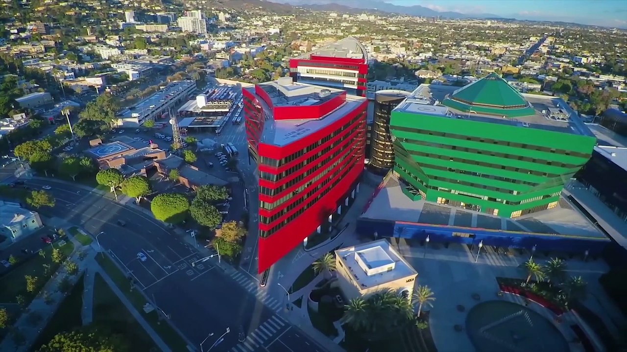 Chair Pulling Prank in West Hollywood!!! video Dailymotion