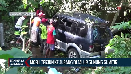 Mobil Terjun ke Jurang di Gunung Gumitir, Sopir Hanya Terluka